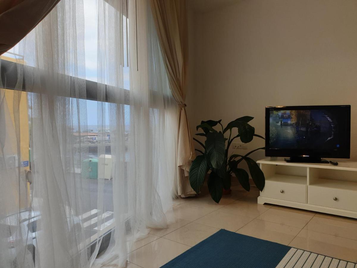 Apartamento Frente Al Puerto De Candelaria A 20 Metros De La Playa. Bagian luar foto