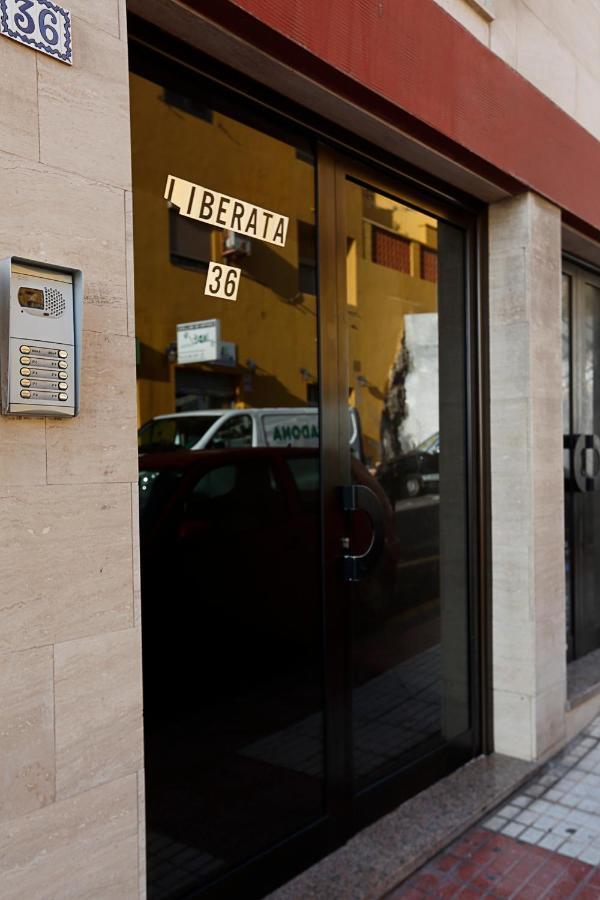 Apartamento Frente Al Puerto De Candelaria A 20 Metros De La Playa. Bagian luar foto